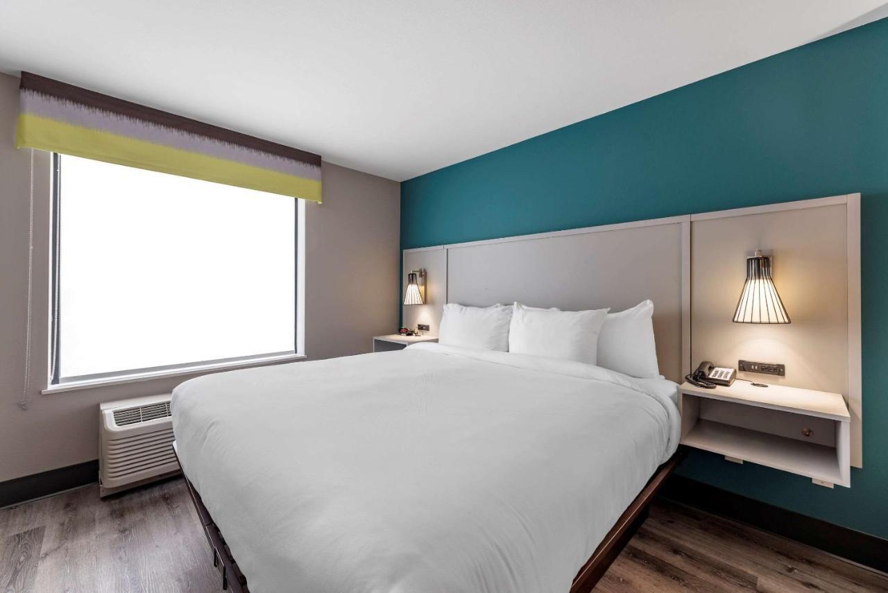 Comfort Suites Colorado Springs East - Medical Center Area Екстер'єр фото