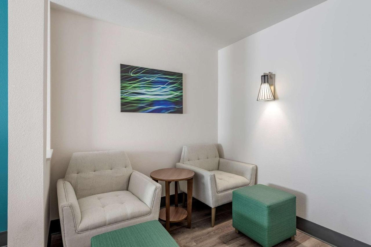 Comfort Suites Colorado Springs East - Medical Center Area Екстер'єр фото