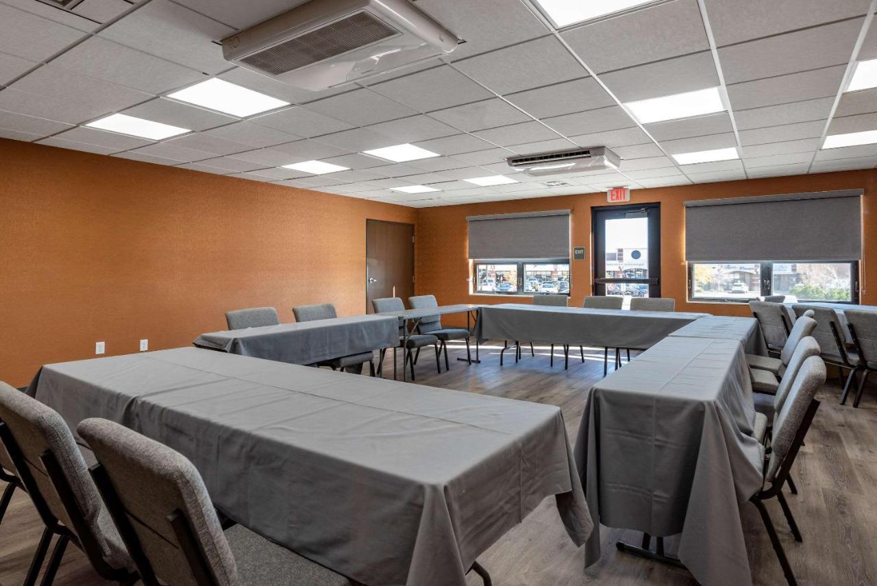 Comfort Suites Colorado Springs East - Medical Center Area Екстер'єр фото