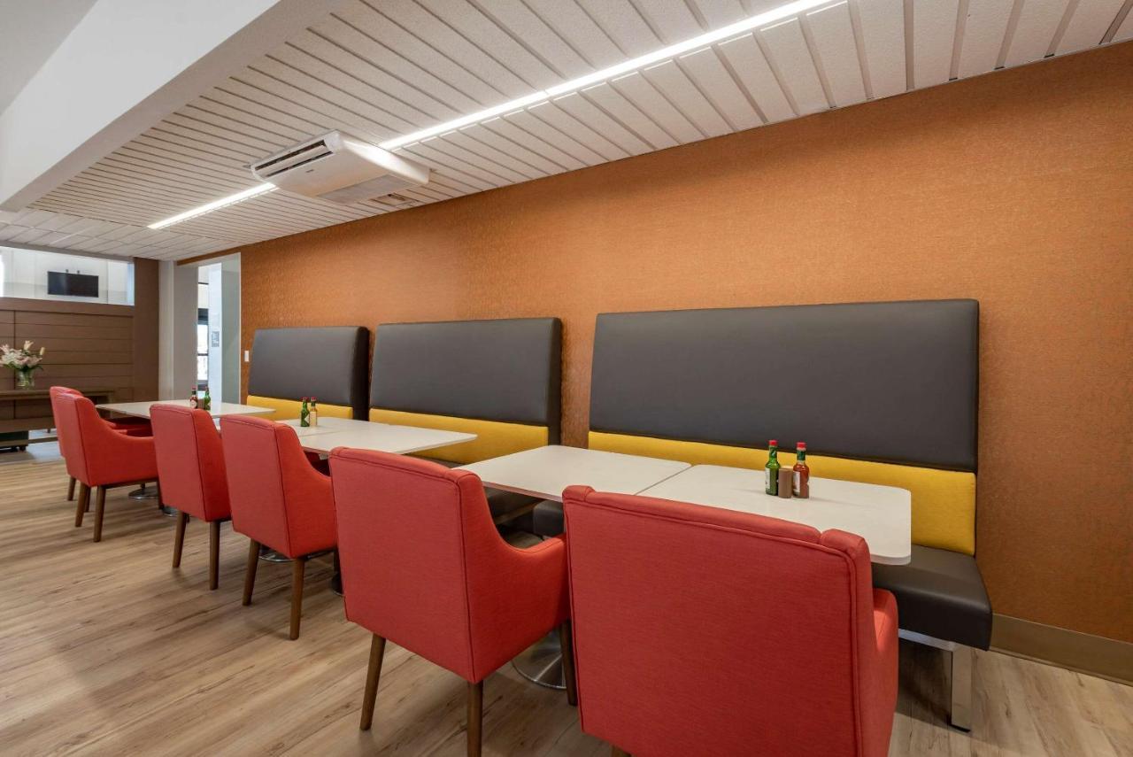 Comfort Suites Colorado Springs East - Medical Center Area Екстер'єр фото