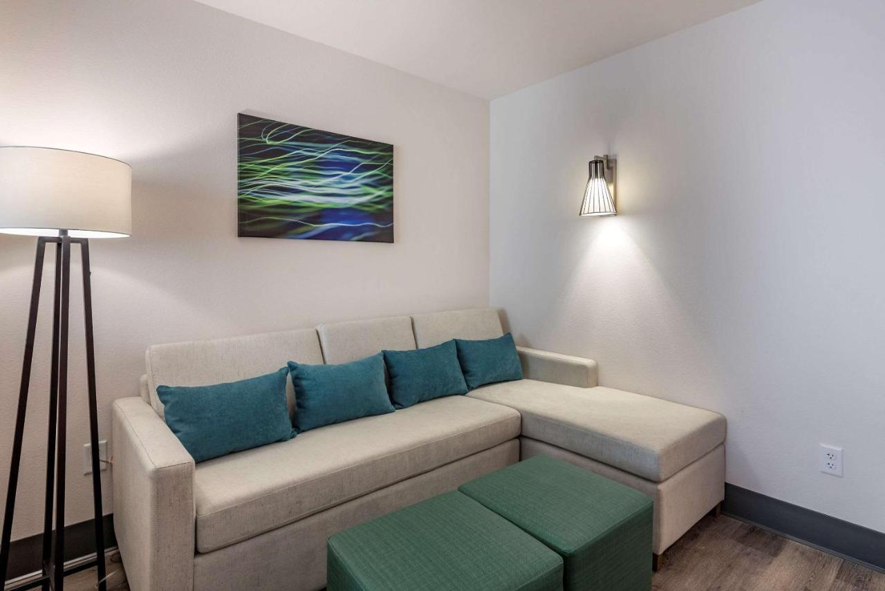 Comfort Suites Colorado Springs East - Medical Center Area Екстер'єр фото