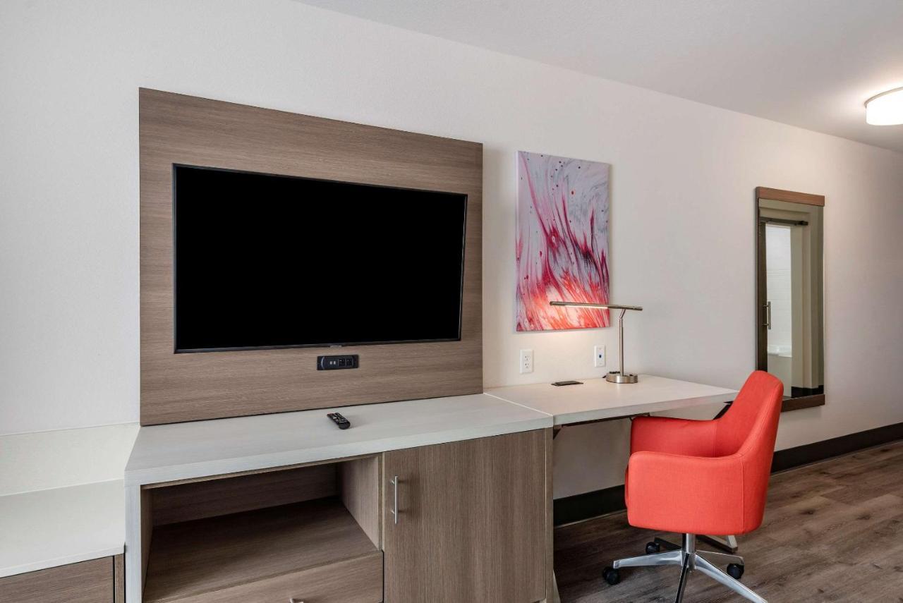 Comfort Suites Colorado Springs East - Medical Center Area Екстер'єр фото