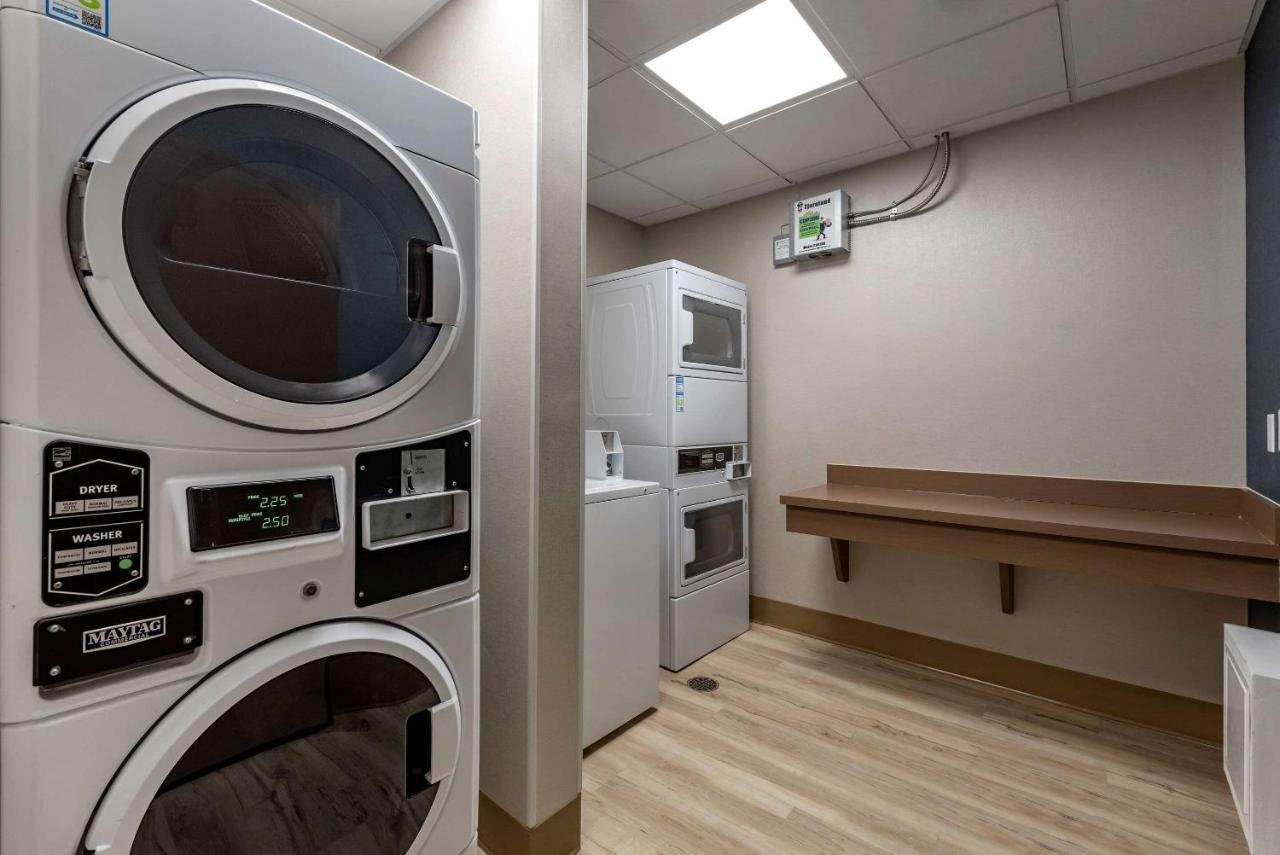 Comfort Suites Colorado Springs East - Medical Center Area Екстер'єр фото
