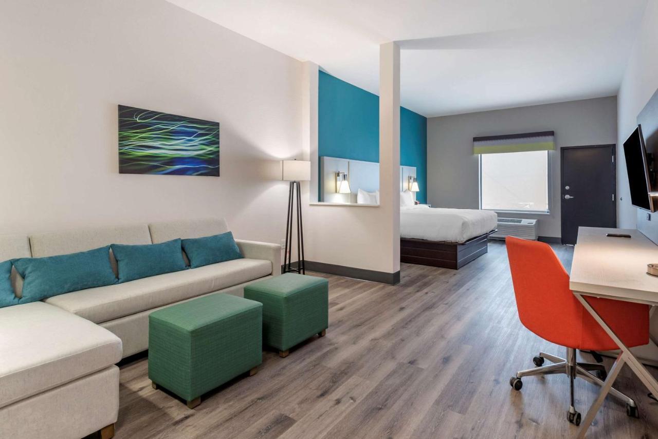 Comfort Suites Colorado Springs East - Medical Center Area Екстер'єр фото