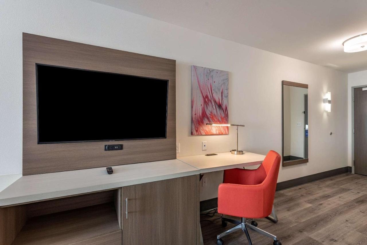 Comfort Suites Colorado Springs East - Medical Center Area Екстер'єр фото