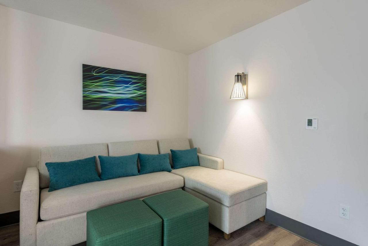 Comfort Suites Colorado Springs East - Medical Center Area Екстер'єр фото