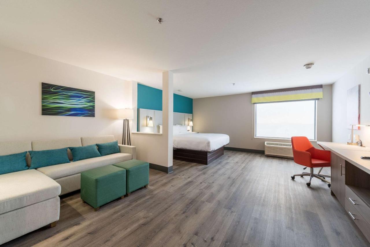 Comfort Suites Colorado Springs East - Medical Center Area Екстер'єр фото