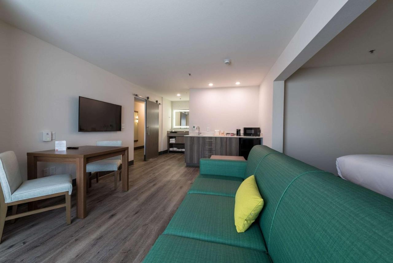 Comfort Suites Colorado Springs East - Medical Center Area Екстер'єр фото