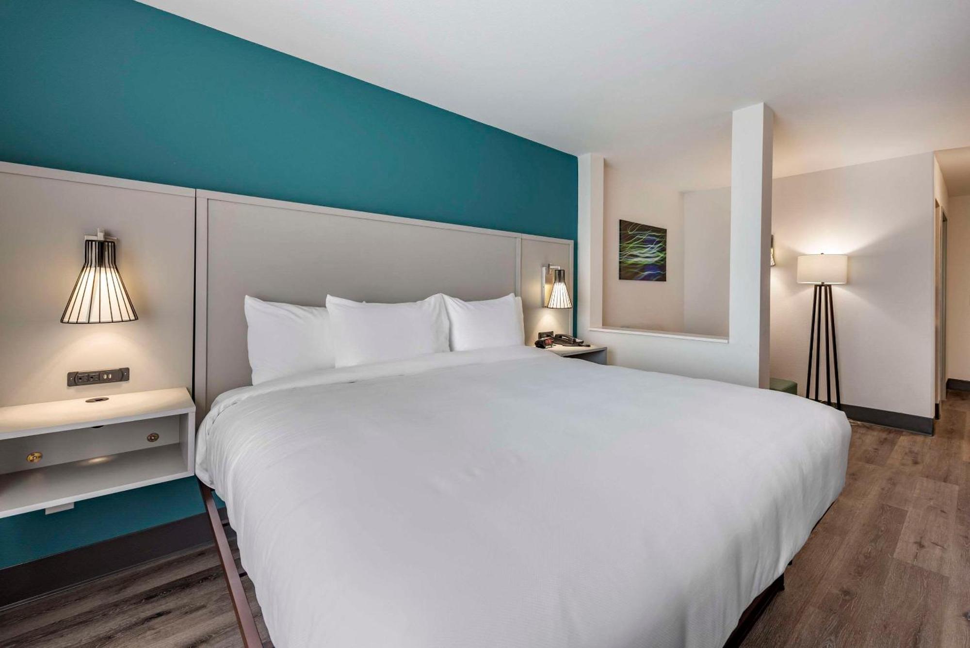 Comfort Suites Colorado Springs East - Medical Center Area Екстер'єр фото